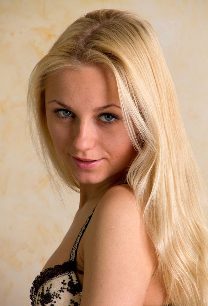 Проститутка Влада СПб у метро Владимирская, телефон +7(981)193-28-94