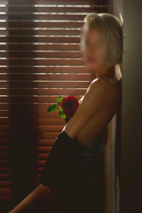 Проститутка Зарина СПб у метро Московская, телефон +7(911)830-21-77