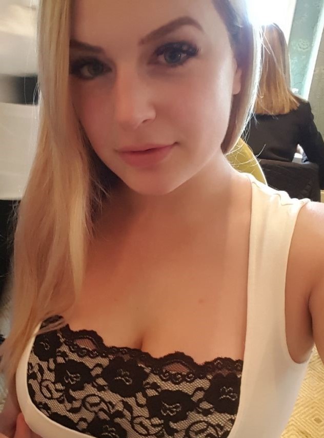 Проститутка Эля СПб у метро Парнас, телефон +7(981)167-67-19