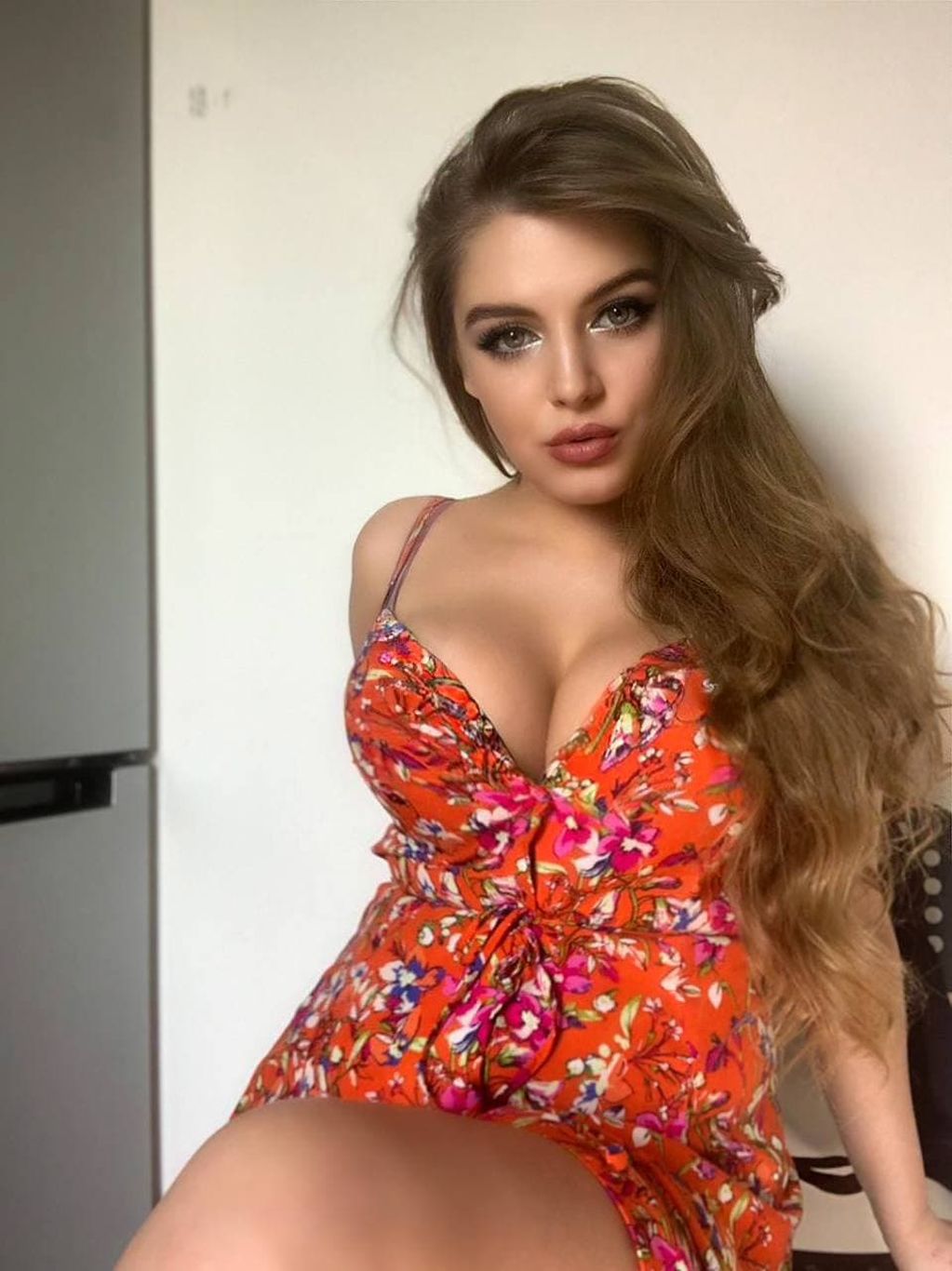 Проститутка Эля Питера у метро Владимирская, телефон +7(981)155-42-85