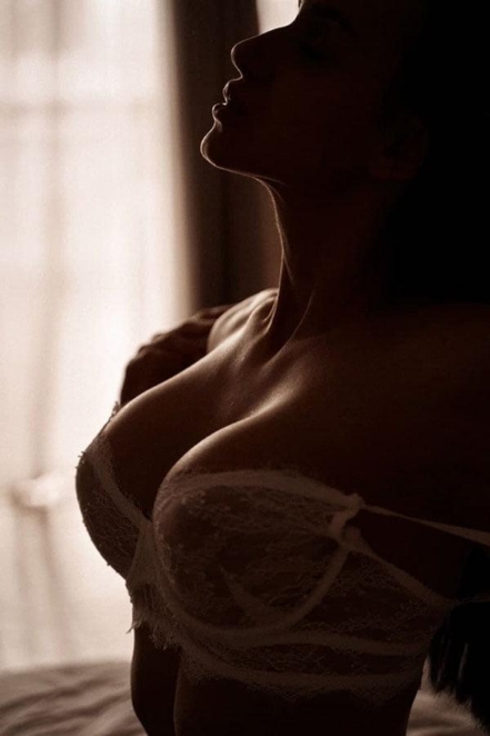 Секс с проститутками: Елена - cекс и интим услуги у метро Пионерская за 3000 р. час, телефон +7(999)028-14-58 - фото 1